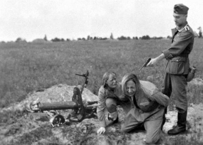 Soviet Faked photo of Nazi execution
