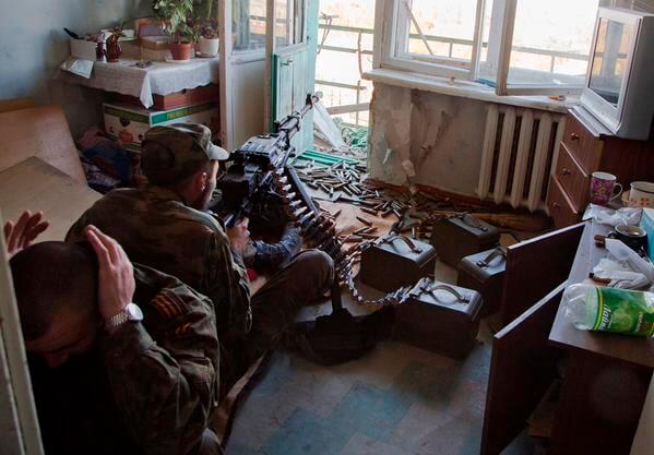 Russian-Militant-MG-in-Apartment
